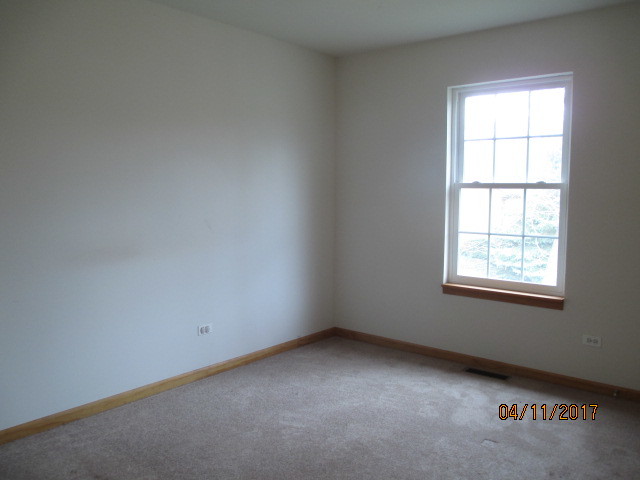 511 Northlake Rd, Lakemoor, IL 60051 photo 9
