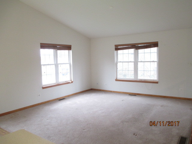 511 Northlake Rd, Lakemoor, IL 60051 photo 2