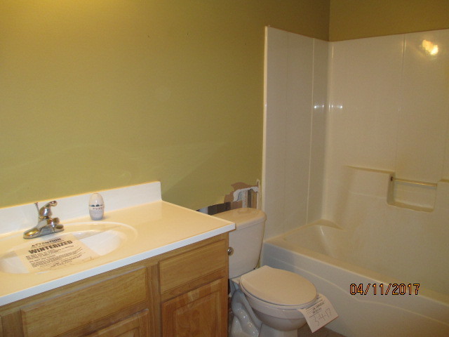 511 Northlake Rd, Lakemoor, IL 60051 photo 10