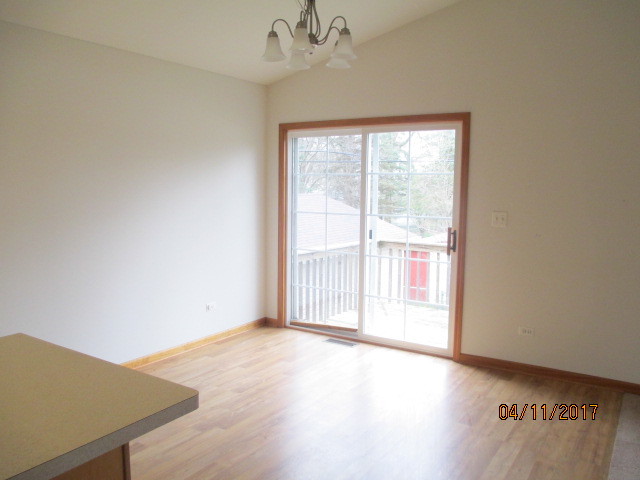 511 Northlake Rd, Lakemoor, IL 60051 photo 4