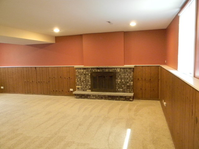 82 Brookside Dr, Elgin, IL 60123 photo 5