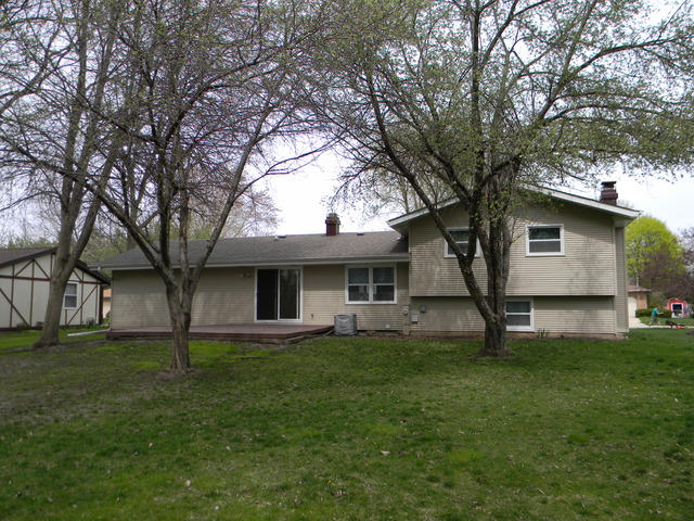 82 Brookside Dr, Elgin, IL 60123 photo 13