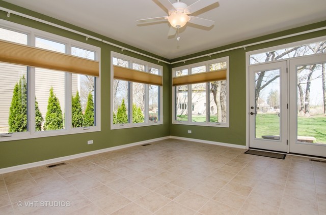 1695 Pondview Dr, Hoffman Estates, IL 60192 photo 10