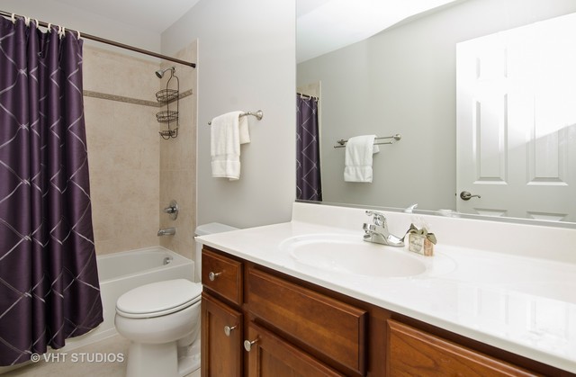 1695 Pondview Dr, Hoffman Estates, IL 60192 photo 19