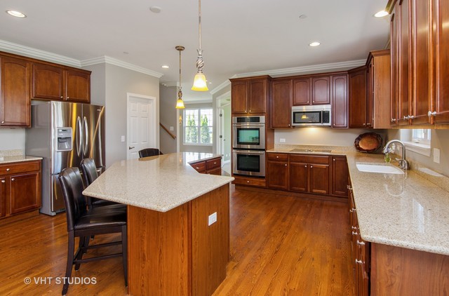 1695 Pondview Dr, Hoffman Estates, IL 60192 photo 4