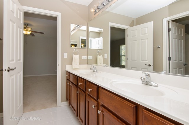 1695 Pondview Dr, Hoffman Estates, IL 60192 photo 20