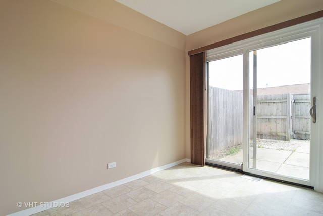 1799 Sessions Walk, Hoffman Estates, IL 60169 photo 5