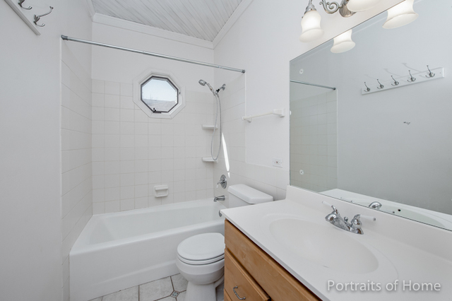 911 N Cross St, Wheaton, IL 60187 photo 16