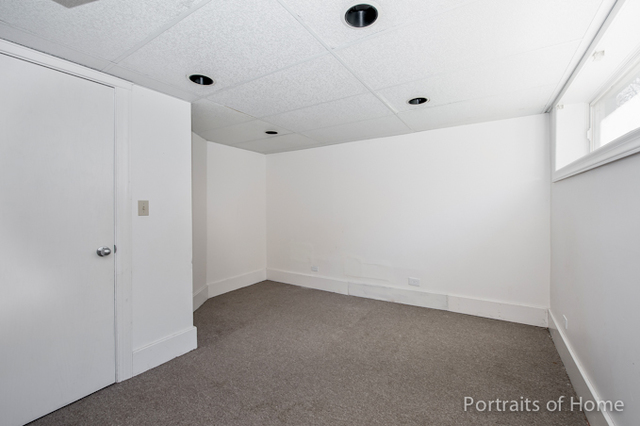 911 N Cross St, Wheaton, IL 60187 photo 11