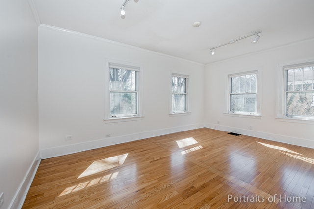 911 N Cross St, Wheaton, IL 60187 photo 14