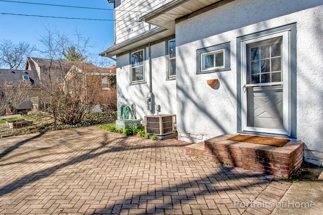 911 N Cross St, Wheaton, IL 60187 photo 23