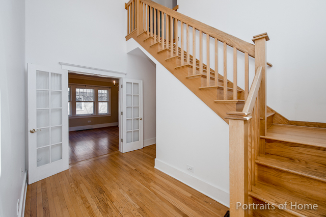 911 N Cross St, Wheaton, IL 60187 photo 4