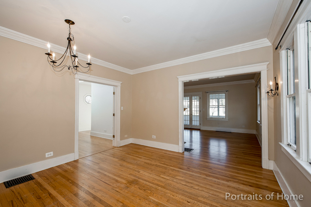 911 N Cross St, Wheaton, IL 60187 photo 8