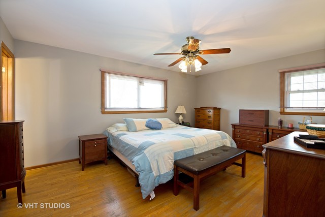 160 E Crestview Ave, Elmhurst, IL 60126 photo 7
