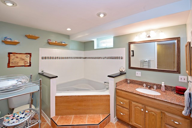 160 E Crestview Ave, Elmhurst, IL 60126 photo 14