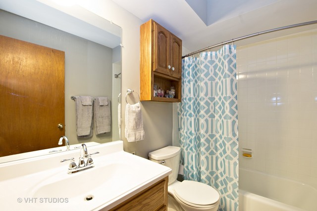 160 E Crestview Ave, Elmhurst, IL 60126 photo 10