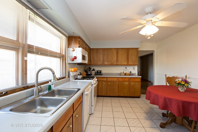 160 E Crestview Ave, Elmhurst, IL 60126 photo 6