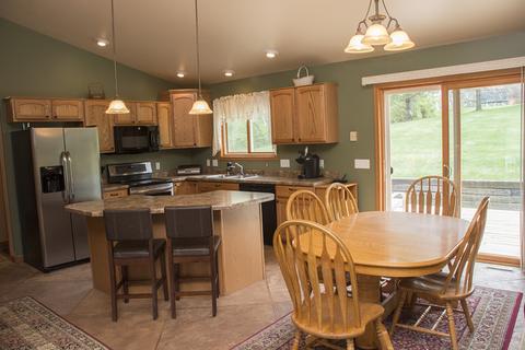 8463 Walnut Dr, Morrison, IL 61270 photo 3