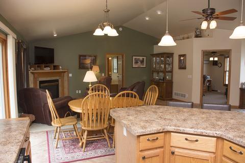 8463 Walnut Dr, Morrison, IL 61270 photo 5