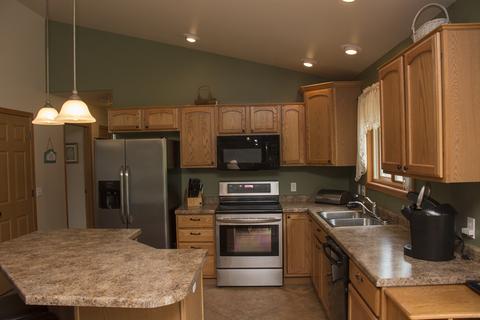 8463 Walnut Dr, Morrison, IL 61270 photo 4