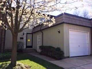 9 Cypress Sq, Elgin, IL 60123 photo 1