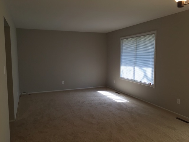9 Cypress Sq, Elgin, IL 60123 photo 6