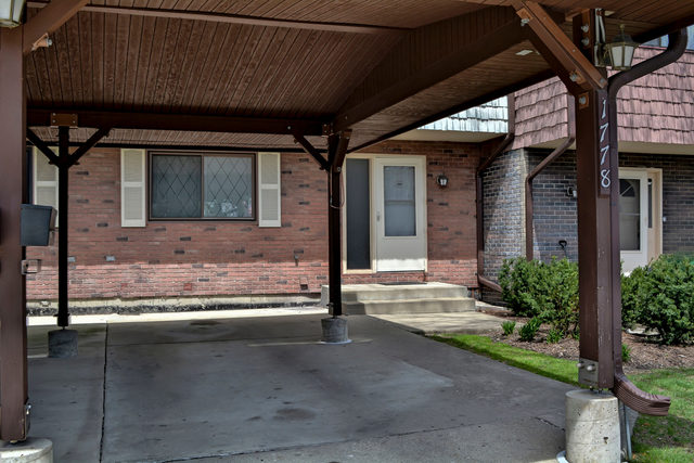 1778 Tahoe Circle Dr, Wheeling, IL 60090 photo 3