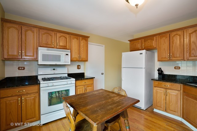 1102 Westhaven Dr, Wheaton, IL 60189 photo 4