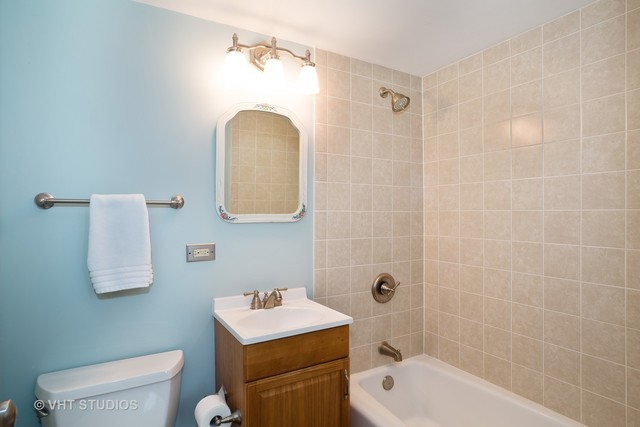 1102 Westhaven Dr, Wheaton, IL 60189 photo 15