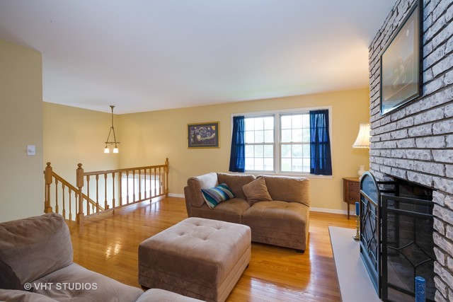 1102 Westhaven Dr, Wheaton, IL 60189 photo 3