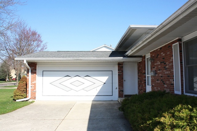 637 Eichler Dr, West Dundee, IL 60118 photo 2