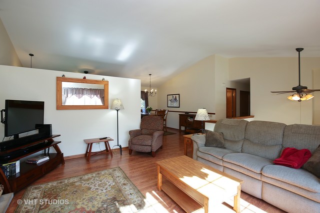 6 Preston Ct, Algonquin, IL 60102 photo 3