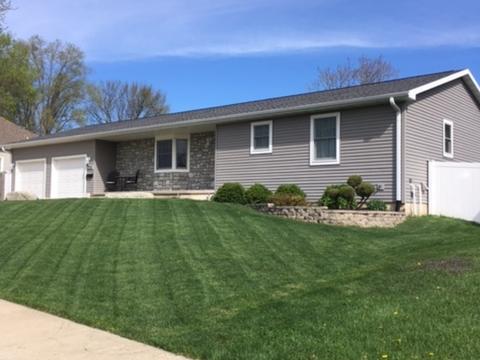 220 E Iowa St, Spring Valley, IL 61362 photo 2