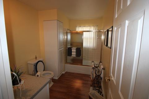 808 Schiller St, Elgin, IL 60123 photo 9