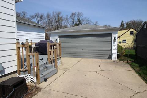 808 Schiller St, Elgin, IL 60123 photo 3