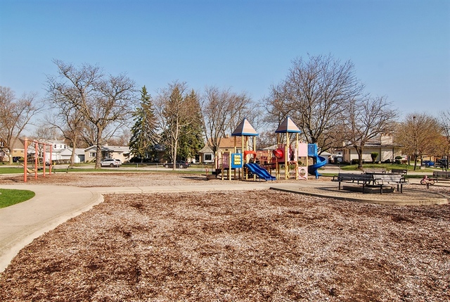 9122 28th St, Brookfield, IL 60513 photo 11