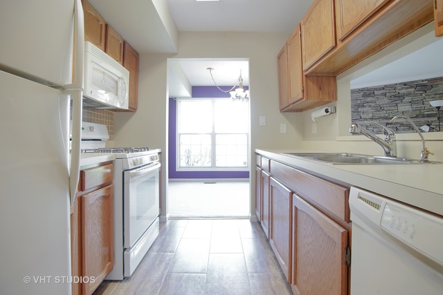 1356 Longacre Ln, Wheeling, IL 60090 photo 3