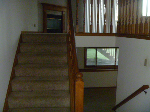 647 Edwards Ave, West Dundee, IL 60118 photo 2