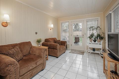 914 James Ct, Wheaton, IL 60189 photo 9