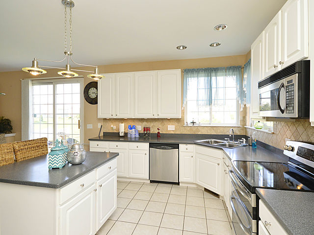 776 Meadow Dr, Des Plaines, IL 60016 photo 9