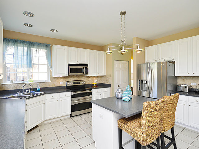 776 Meadow Dr, Des Plaines, IL 60016 photo 8