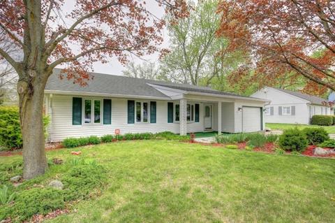 2901 Sangamon Dr, Champaign, IL 61821 photo 3