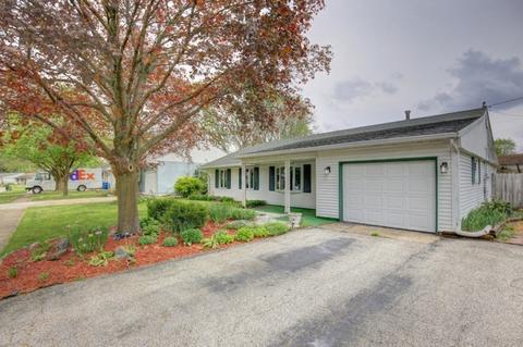 2901 Sangamon Dr, Champaign, IL 61821 photo 4