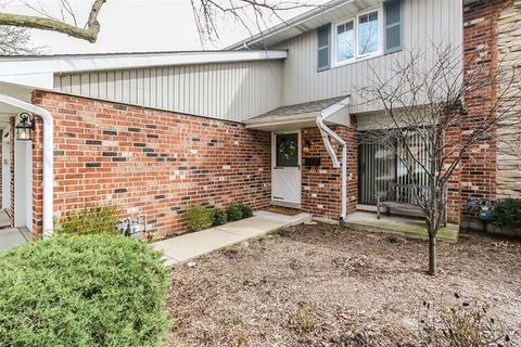 1670 Groton Ct, Wheaton, IL 60189 photo 2