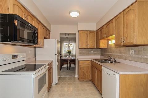 1670 Groton Ct, Wheaton, IL 60189 photo 8