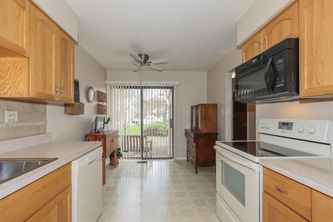 1670 Groton Ct, Wheaton, IL 60189 photo 9