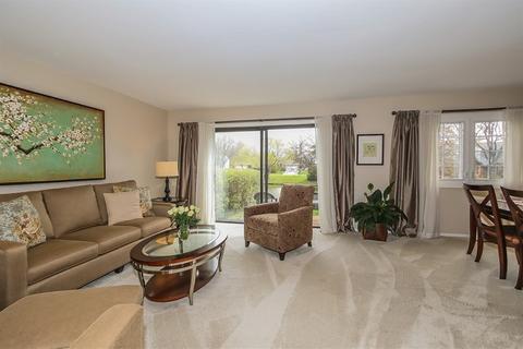 1670 Groton Ct, Wheaton, IL 60189 photo 4