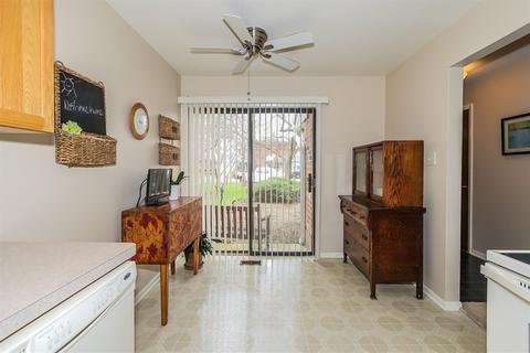 1670 Groton Ct, Wheaton, IL 60189 photo 10