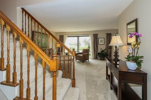 1670 Groton Ct, Wheaton, IL 60189 photo 3