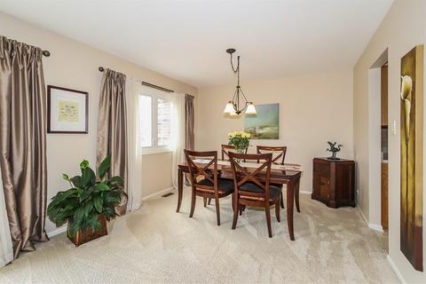 1670 Groton Ct, Wheaton, IL 60189 photo 5